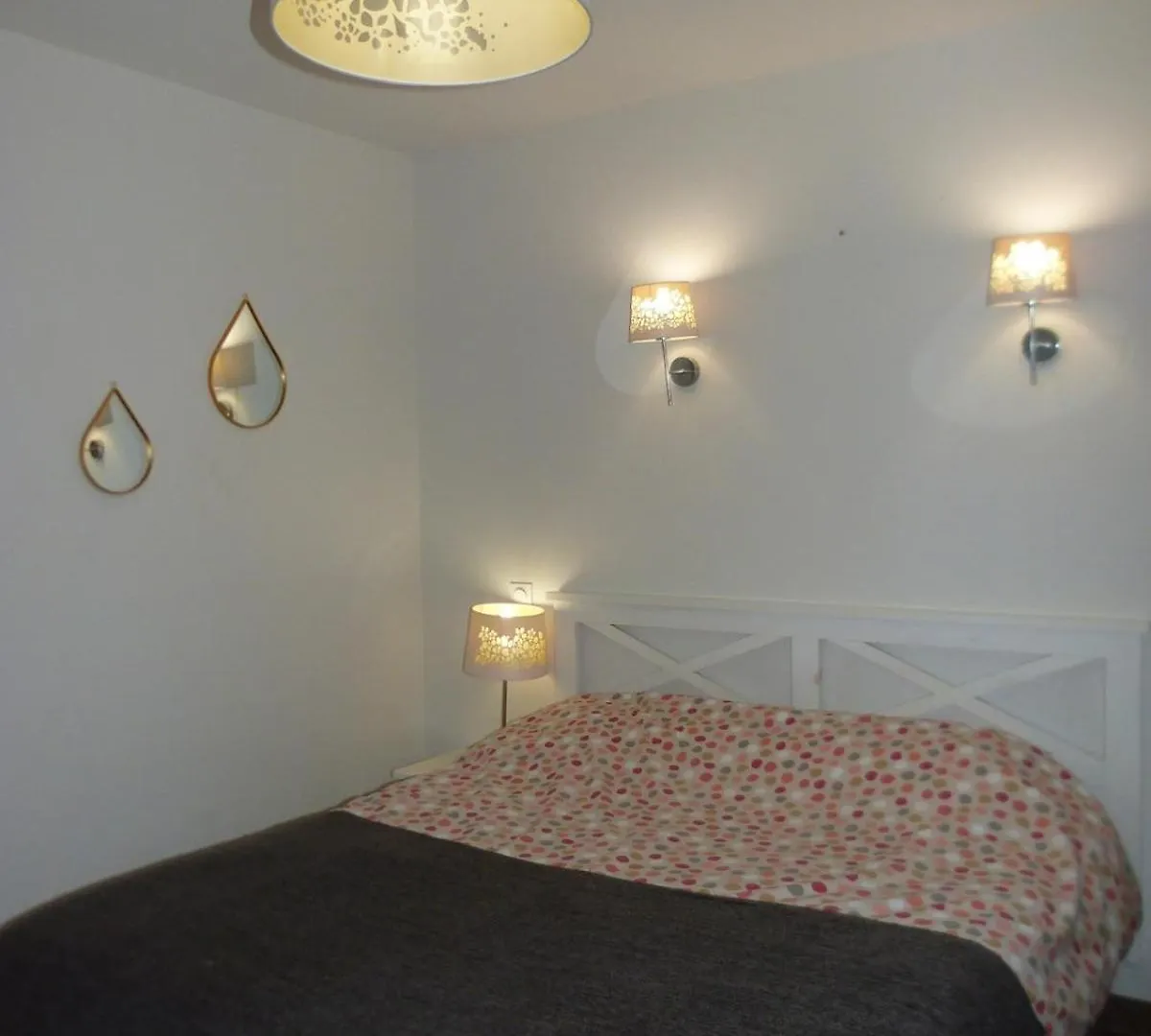 Appartement Familial Dans Un Chateau Avec Piscine Chauffee, Proche Plages Et Sites Du Golfe Du Morbihan Baden